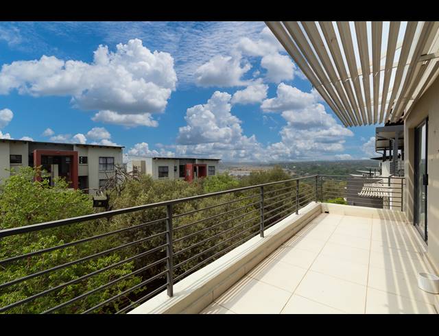 2 BEDROOM APARTMENT FOR SALE IN FOURWAYS